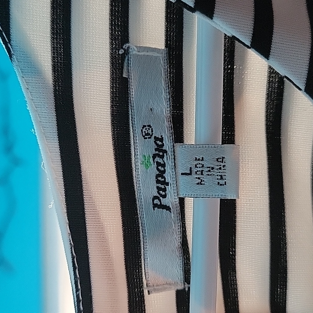 White striped dress with attached buckle. Brand: papaya. Size: Large - Picture 2 of 2